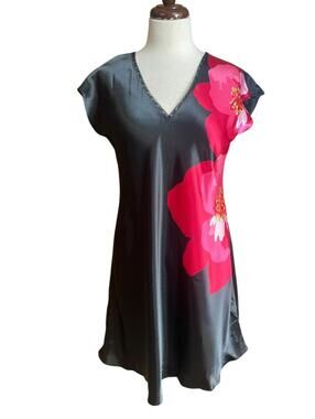 Morgan Taylor Intimates black satin nightgown with a red floral design Medium
